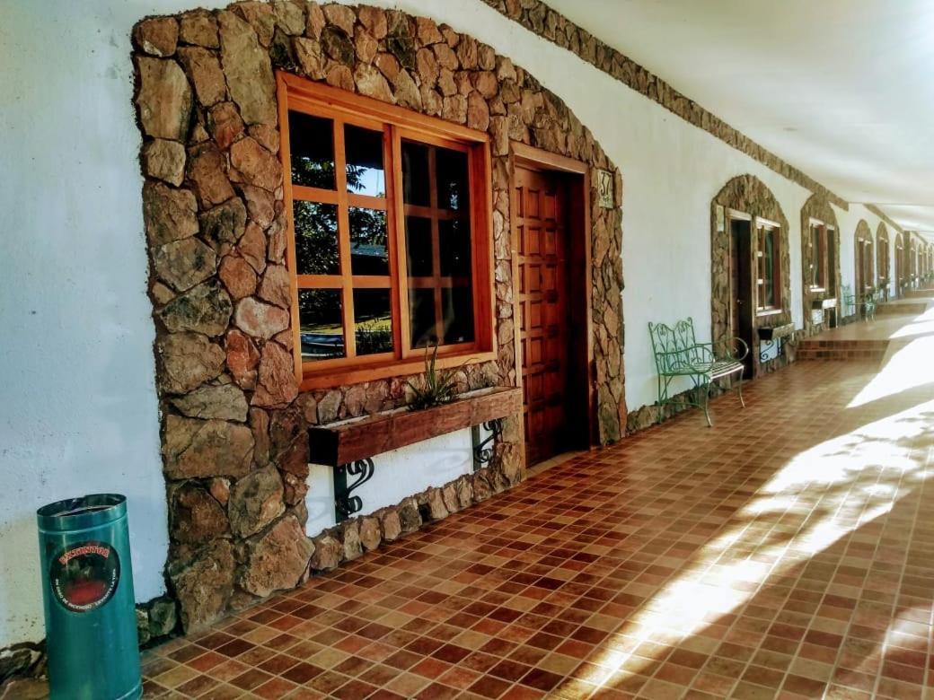 Hotel Hacienda Las Marias Meoqui Eksteriør billede
